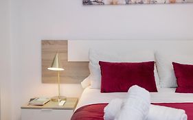 Apartamentos TrianaSol